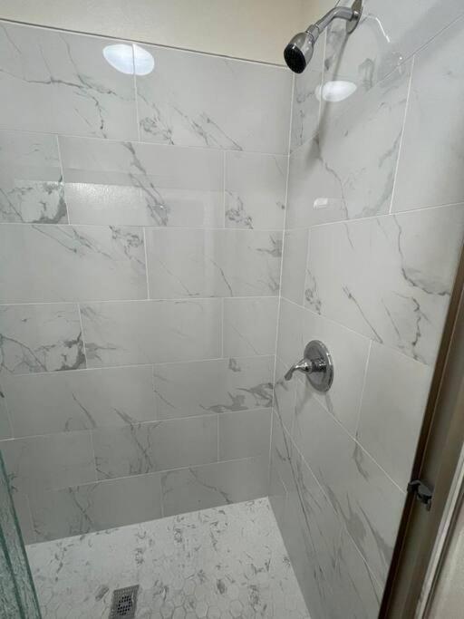 Apartament Brand New 2Br Cute Blue Led In North Fresno Zewnętrze zdjęcie