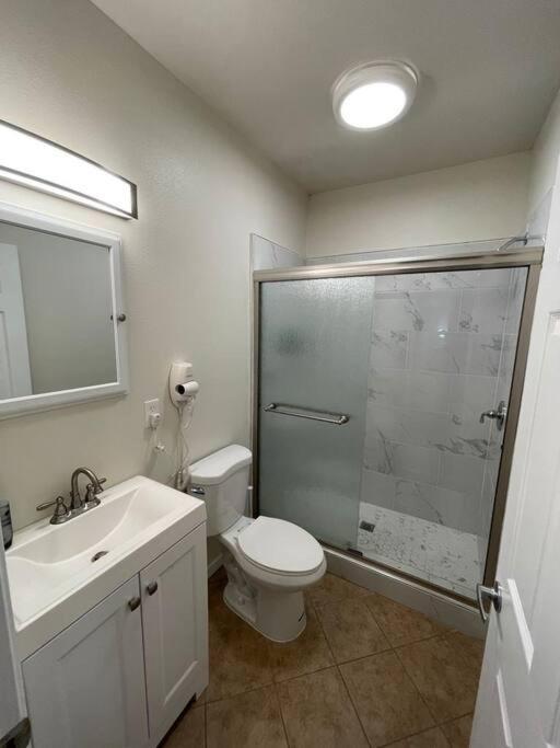Apartament Brand New 2Br Cute Blue Led In North Fresno Zewnętrze zdjęcie