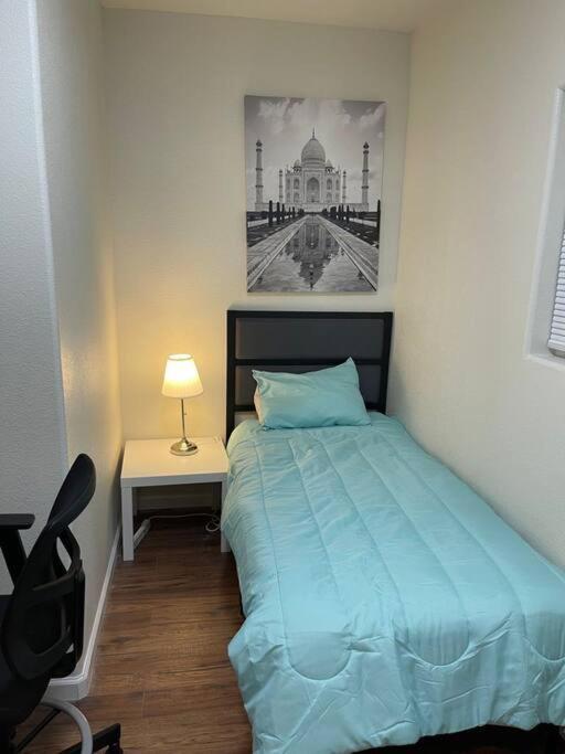 Apartament Brand New 2Br Cute Blue Led In North Fresno Zewnętrze zdjęcie
